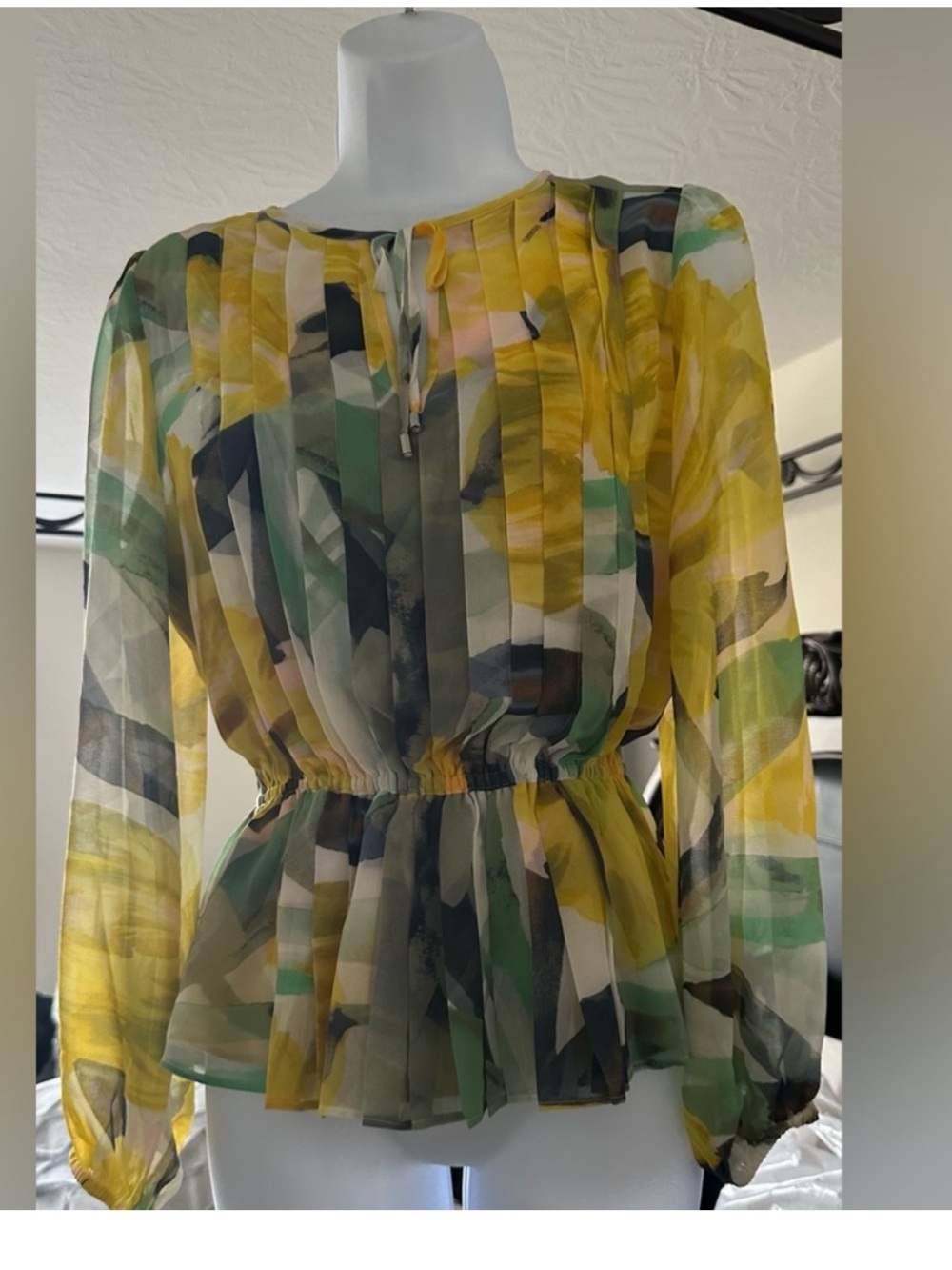 White House Black Market Floral Blouse Top Pleated Tasseled